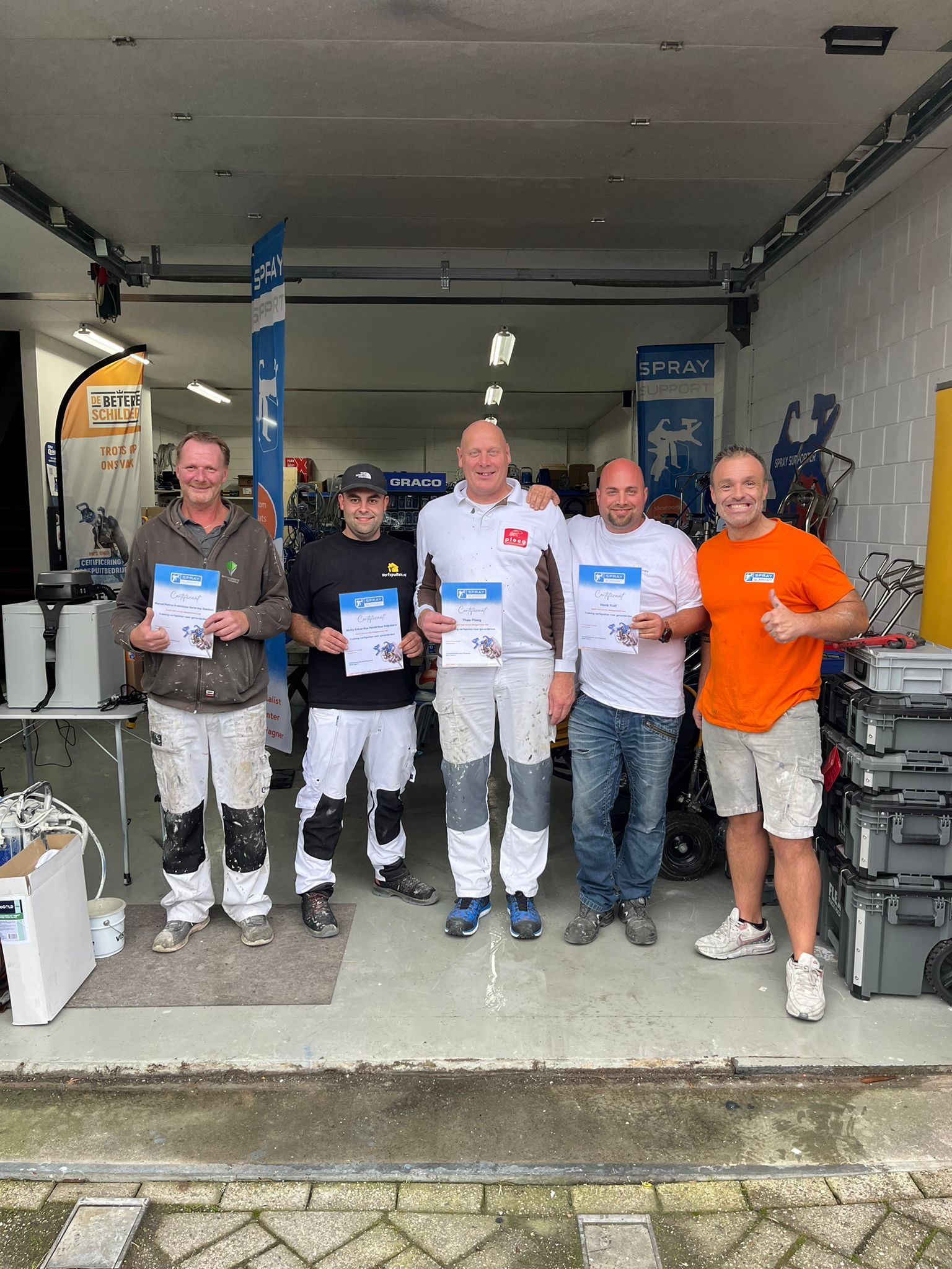 Gecertificeerd Verfspuitbedrijf groepsfoto